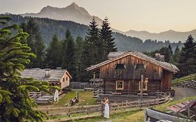 Chalet-Hotel Borgo Eibn Mountain Lodge, The Originals Relais